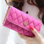 Вместительный женский клатч с короной стеганый Crown