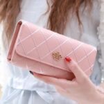 Вместительный женский клатч с короной стеганый Crown